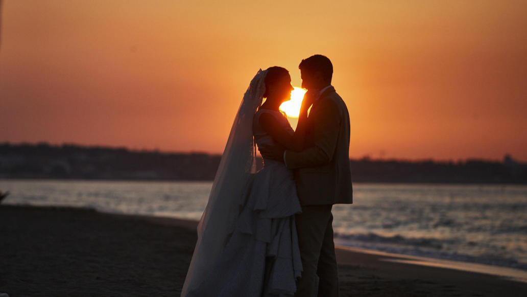 fotografo matrimonio milano reportage di matrimonio in puglia cerimonia duomo di monopoli ricevimento coccaro beach